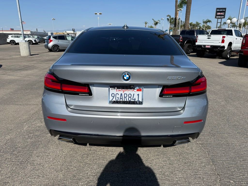 Used 2023 BMW 530e w/ Premium Package RWD image 5