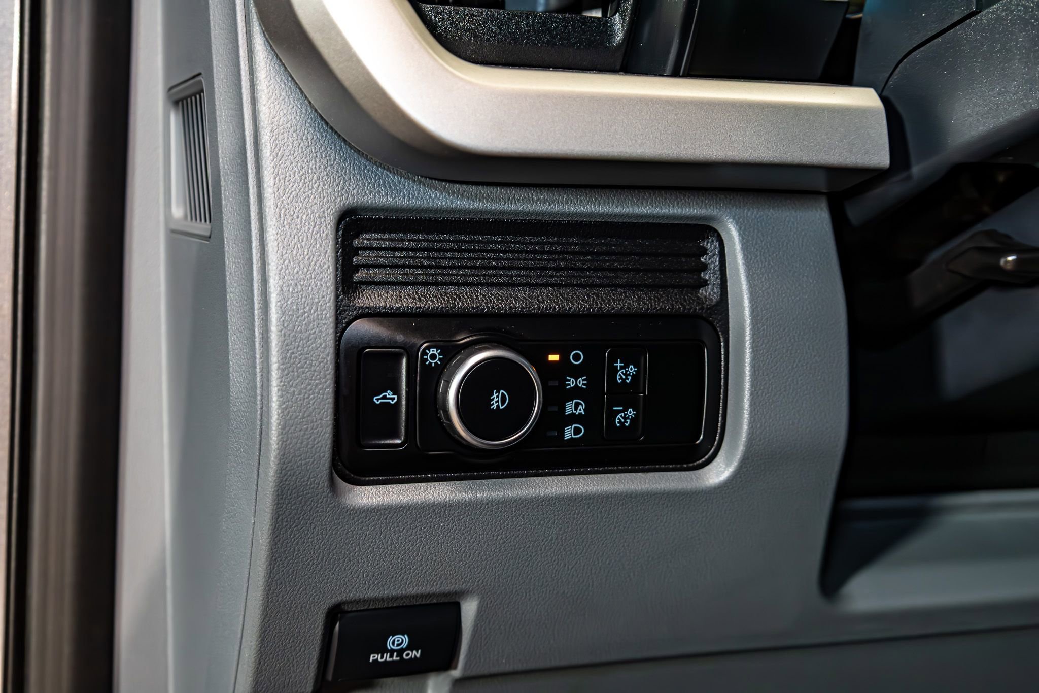 Used 2023 Ford F250 XLT w/ 360-Degree Camera Package AWD/4WD image 16