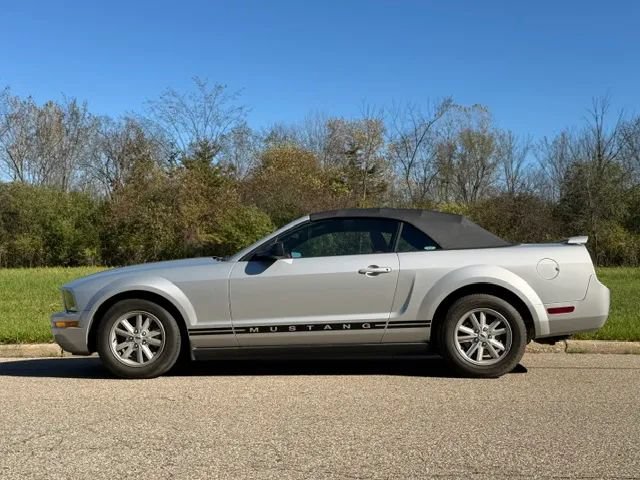 Used 2005 Ford Mustang Premium RWD image 11