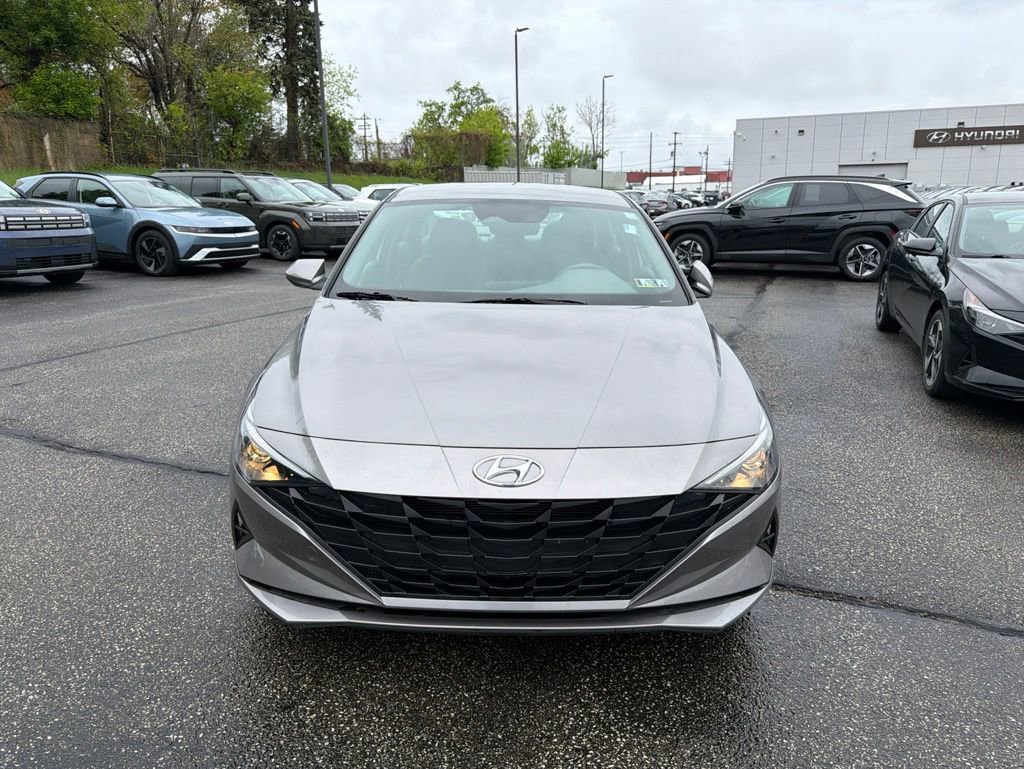 Certified 2023 Hyundai Elantra SE FWD image 2