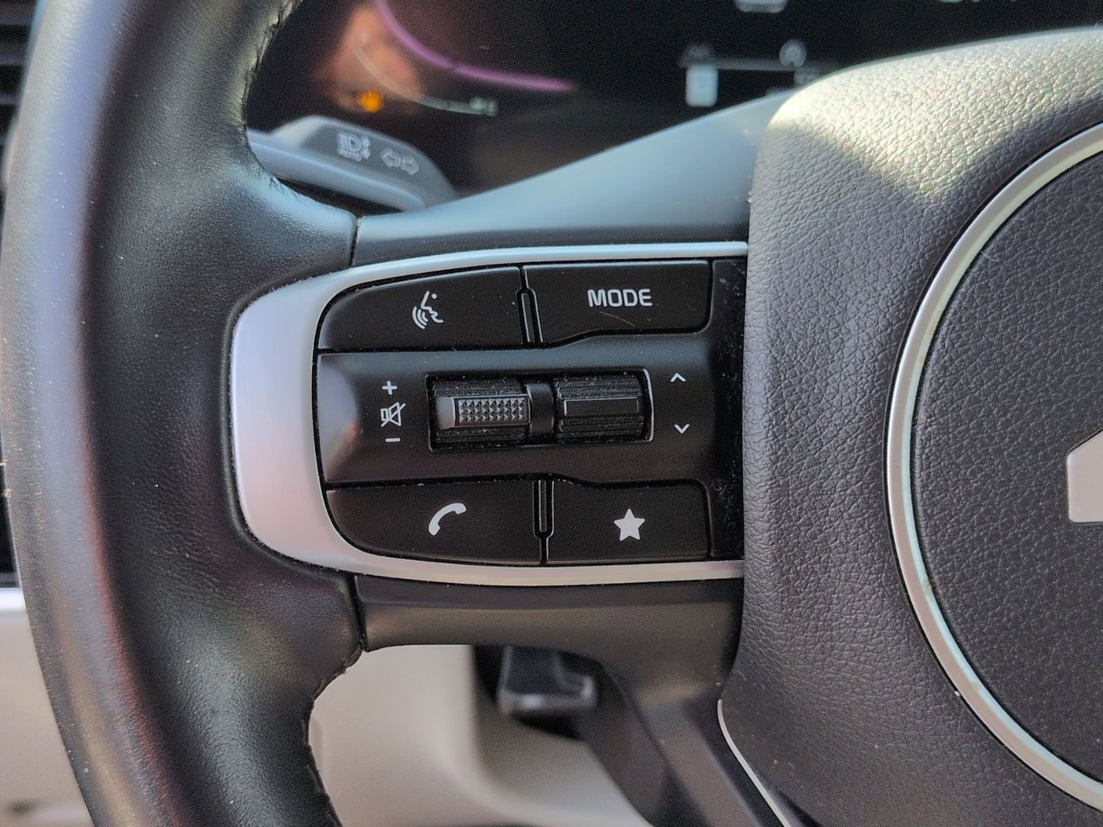 Used 2024 Kia Sportage EX image 16