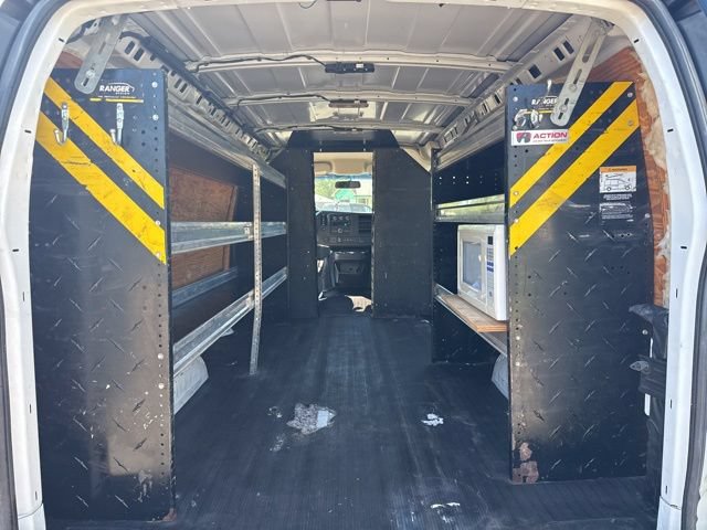 Used 2018 Chevrolet Express 2500 RWD image 21