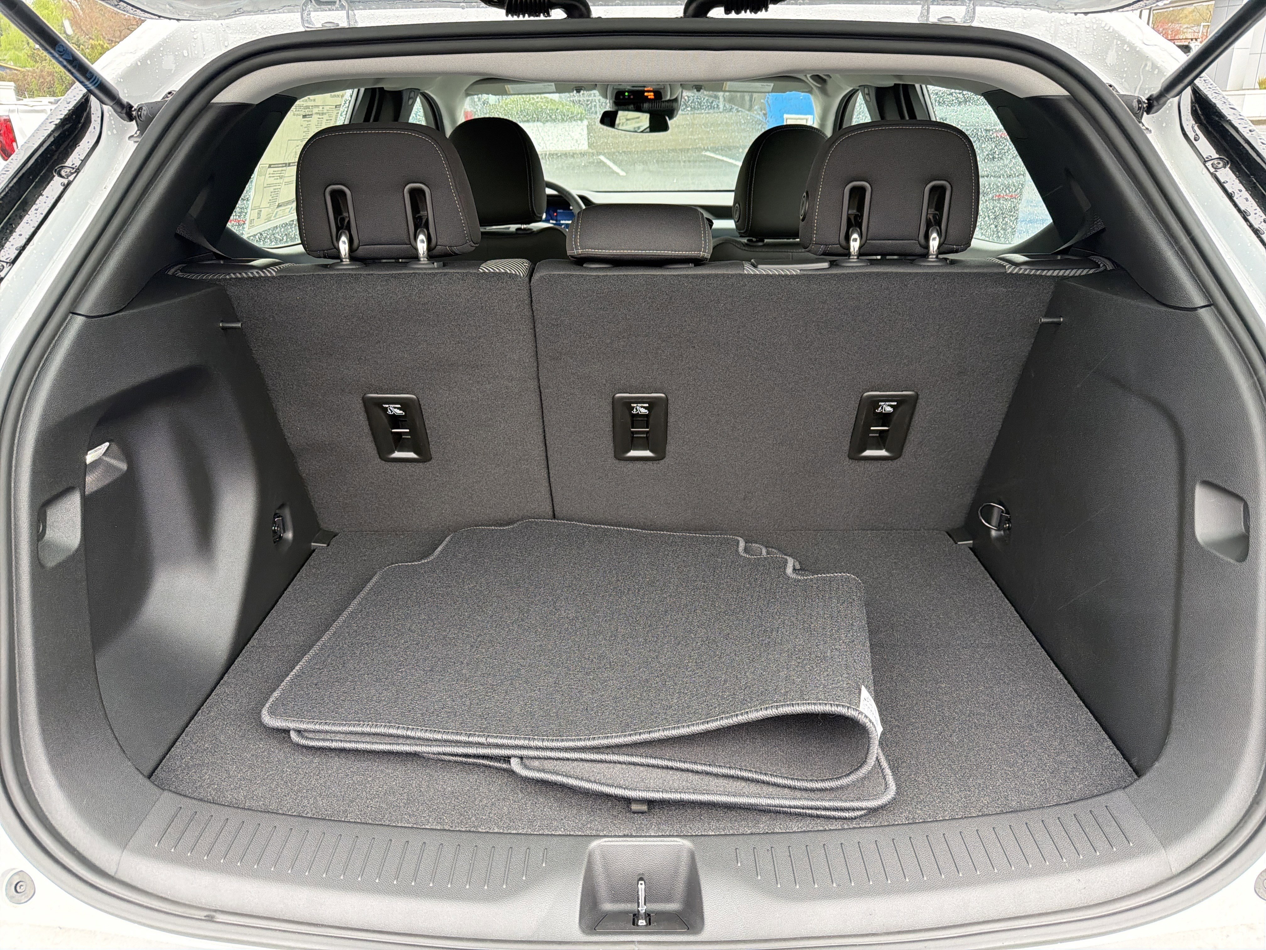New 2027 Chevrolet Bolt LT w/ Comfort Package FWD image 5