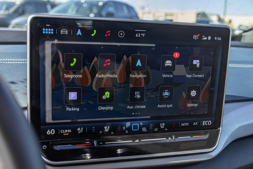 Used 2025 Volkswagen ID.4 Pro S AWD/4WD image 19