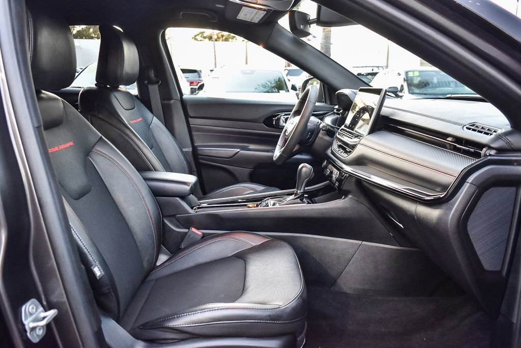 Used 2023 Jeep Compass Trailhawk image 16