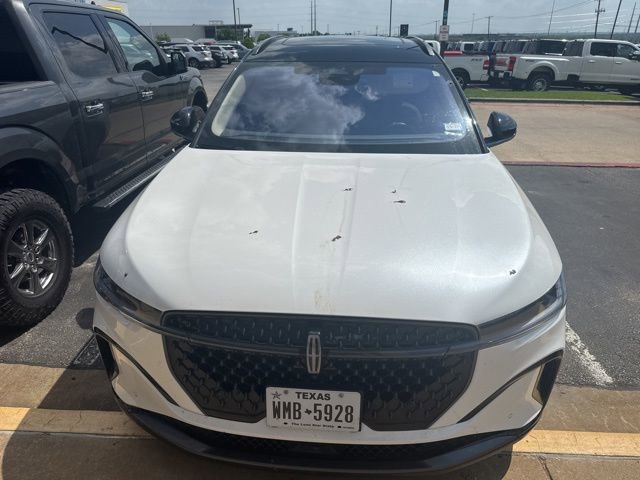 Used 2025 Lincoln Nautilus Reserve w/ Jet Appearance Package image 5