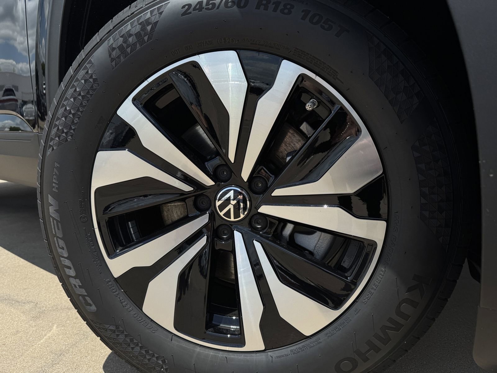 New 2026 Volkswagen Atlas SE FWD image 11