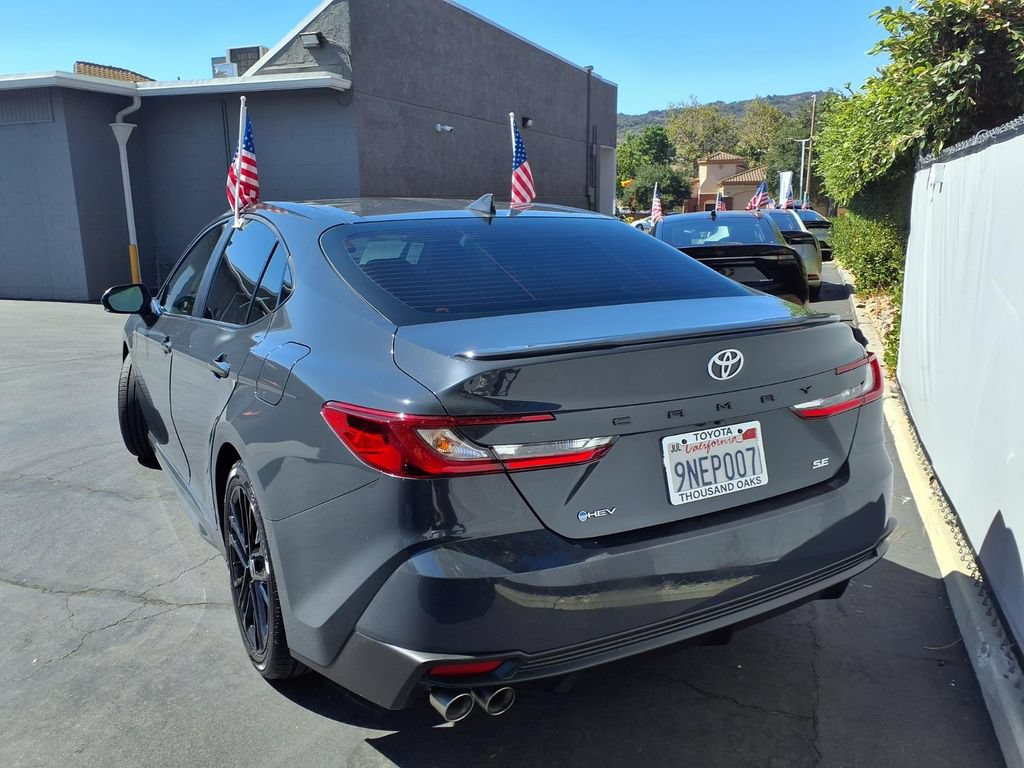 Used 2025 Toyota Camry SE FWD image 5
