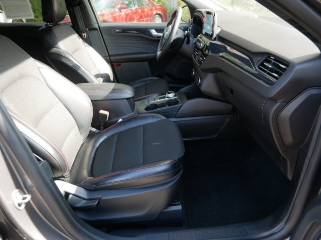 Used 2025 Ford Escape ST-Line AWD/4WD image 8