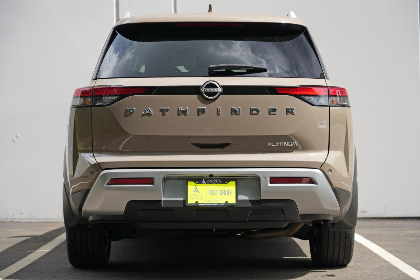 Used 2024 Nissan Pathfinder Platinum FWD image 10