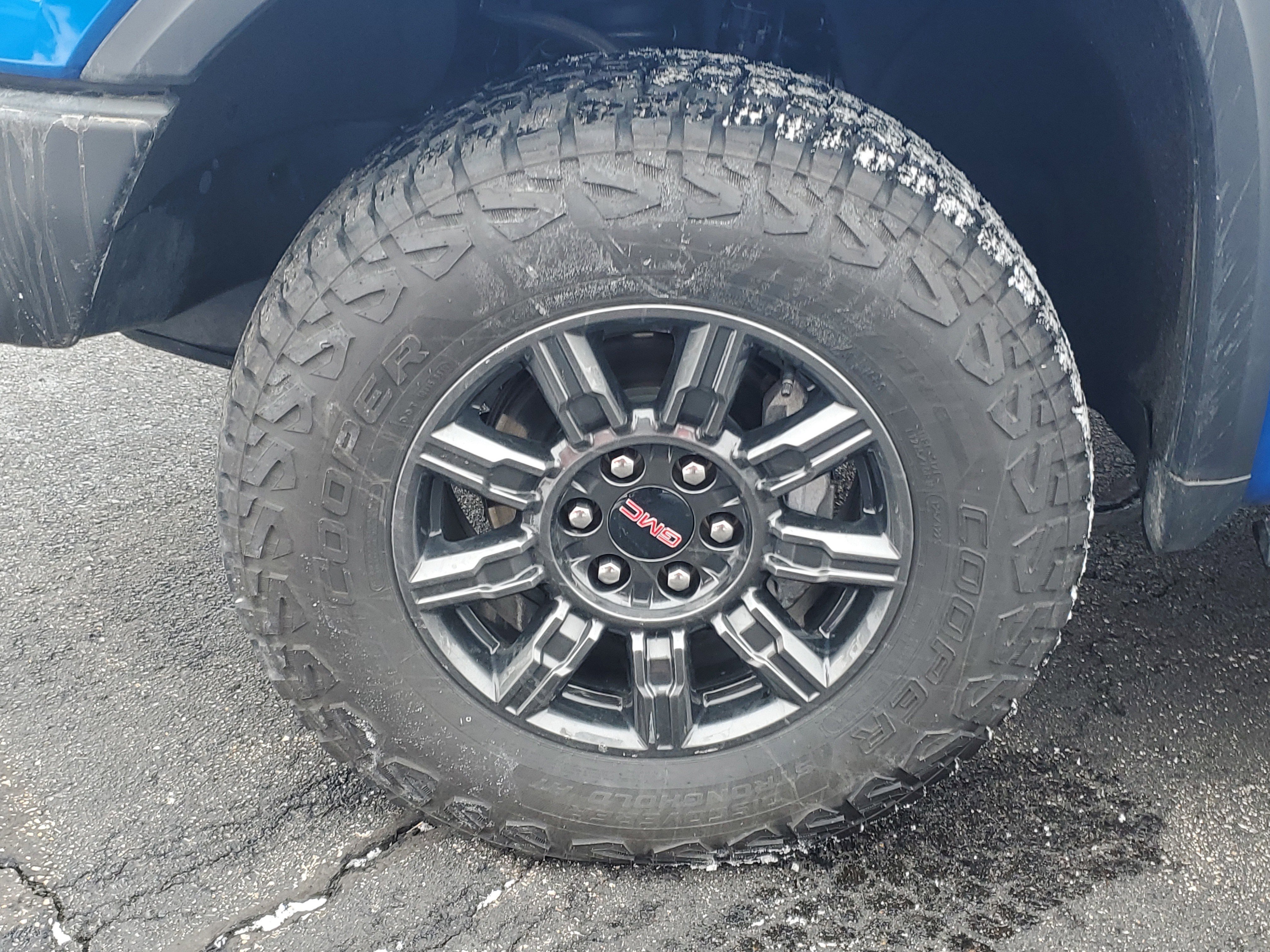Used 2024 GMC Sierra 1500 AT4X AWD/4WD image 9