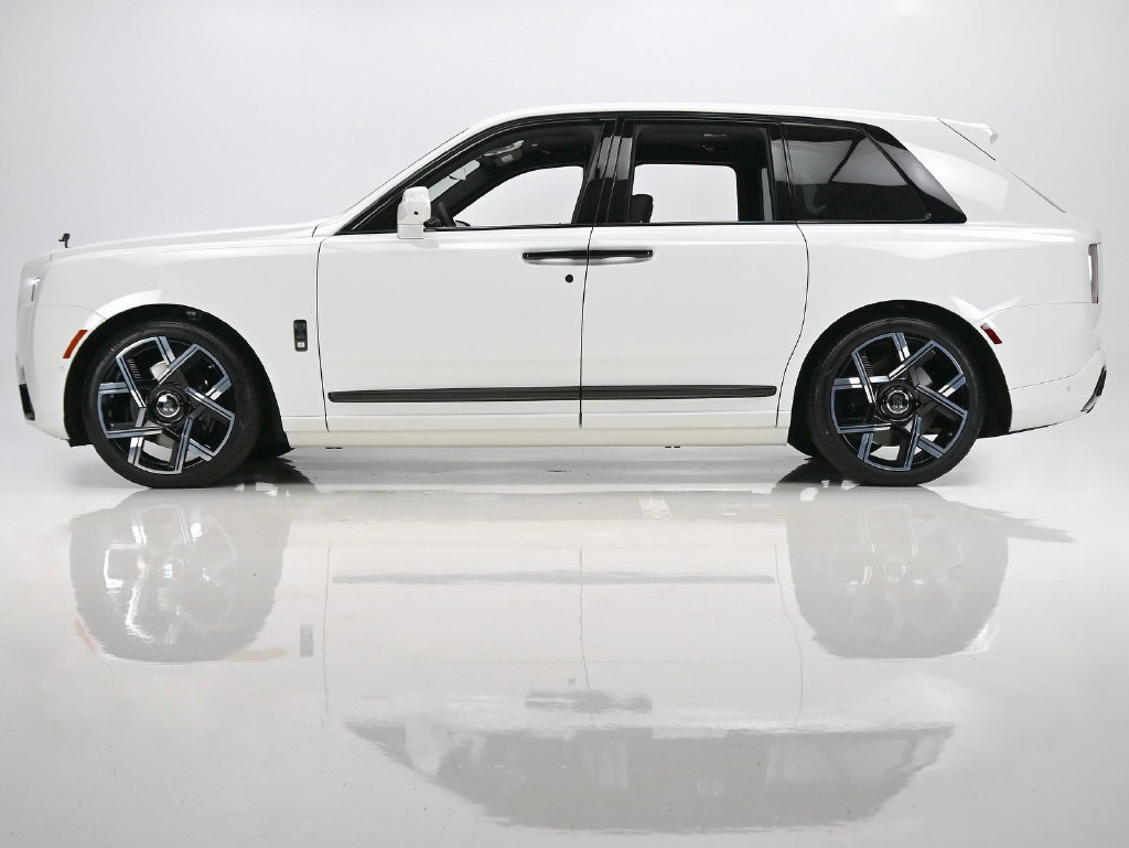 New 2027 Rolls-Royce Cullinan Black Badge AWD/4WD image 3