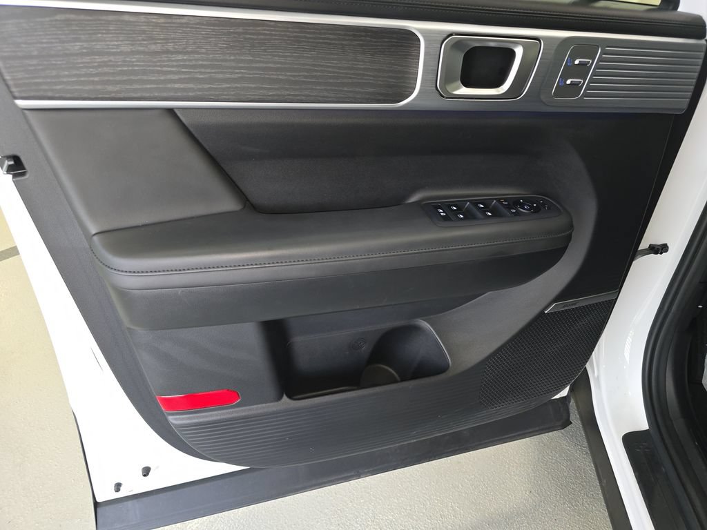 Certified 2025 Hyundai Santa Fe Limited AWD/4WD image 12