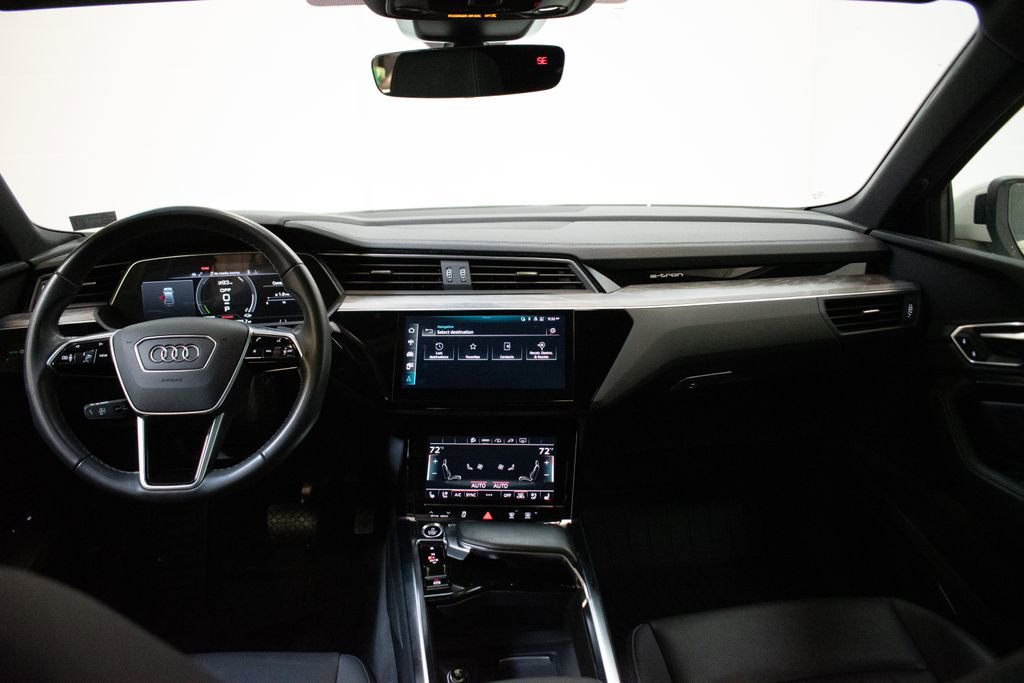 Used 2023 Audi e-tron Premium Plus w/ Premium Plus Package image 11