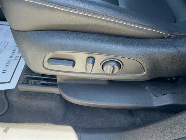Used 2023 Chevrolet Traverse LT FWD image 15
