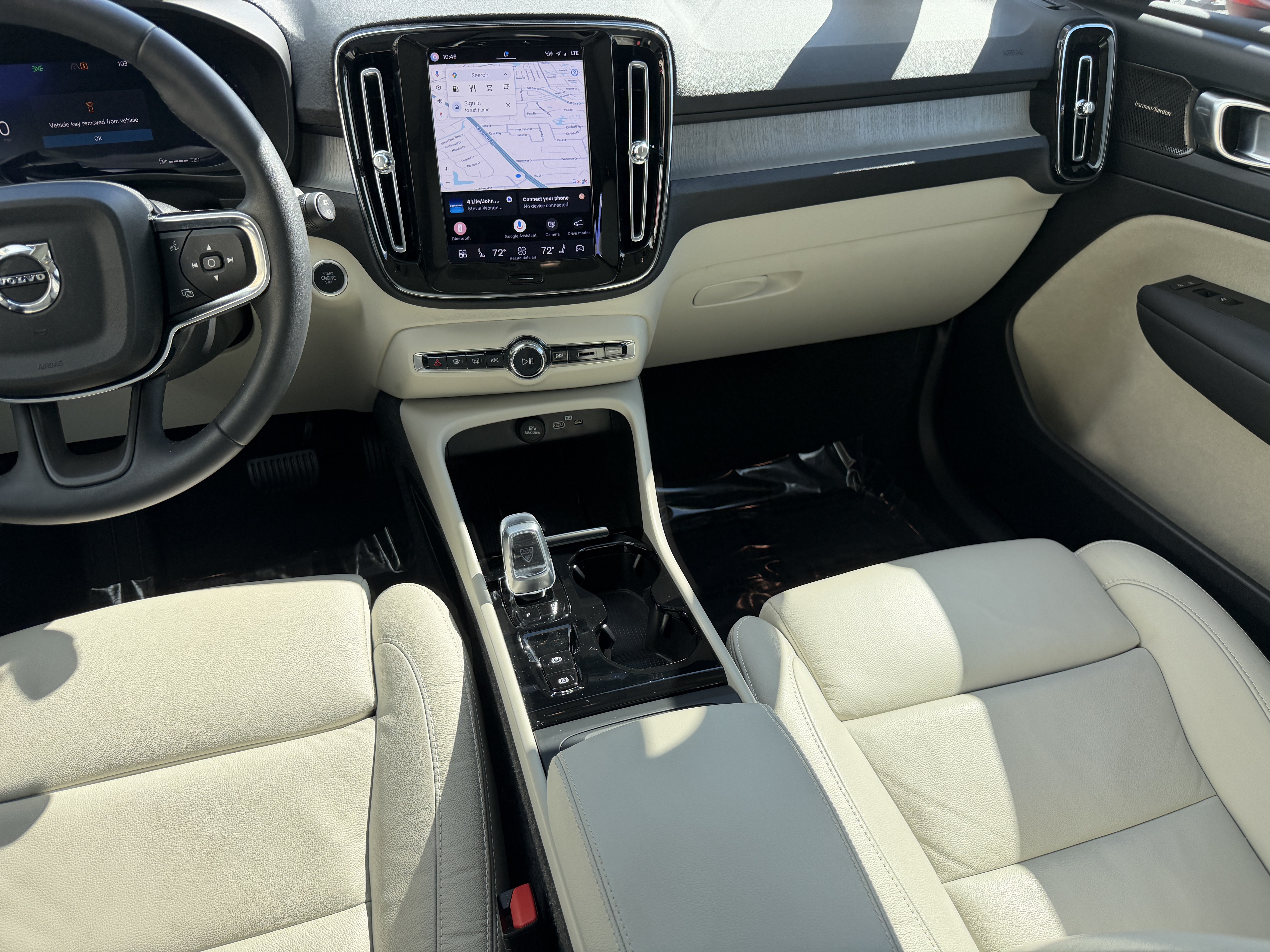 Certified 2023 Volvo XC40 B5 Plus w/ Driver Assist Package AWD/4WD image 14