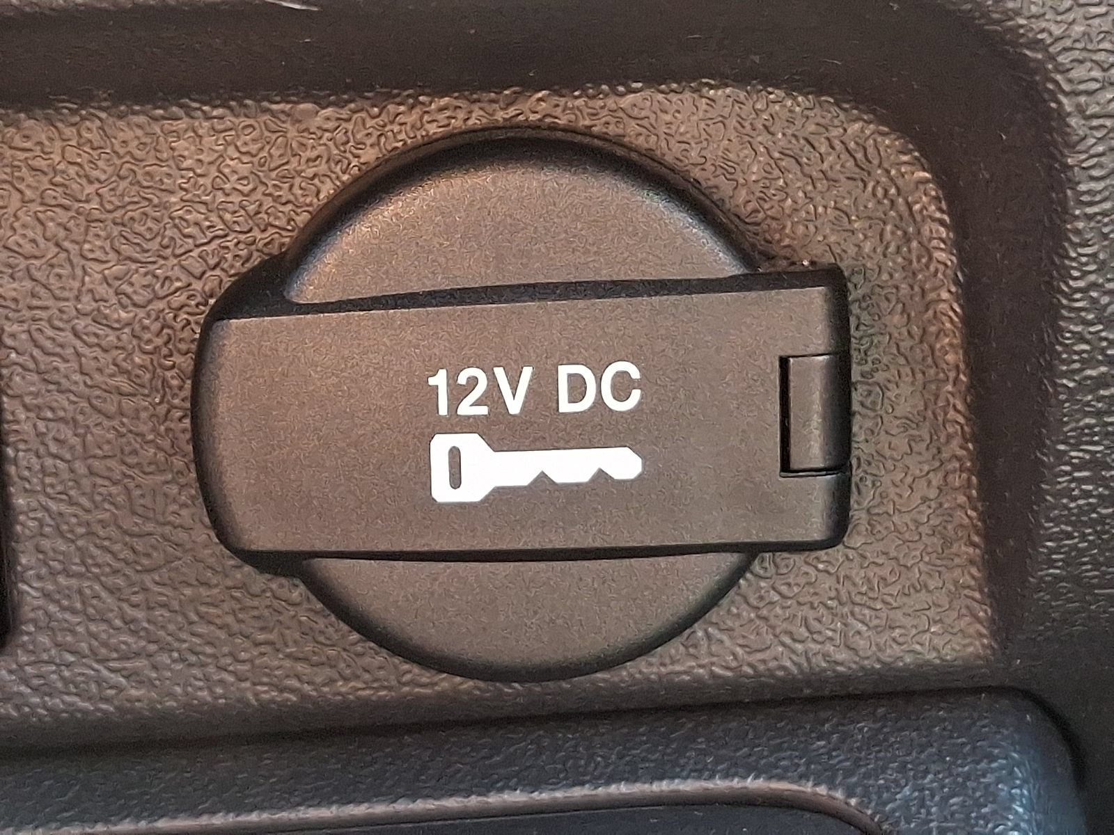 Used 2015 Jeep Patriot Latitude w/ Sun/Sound Group AWD/4WD image 25