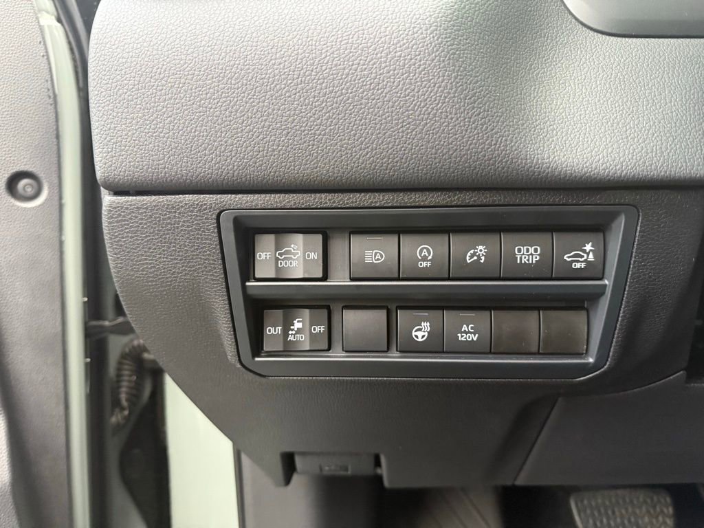 Used 2025 Toyota Tundra Platinum image 14