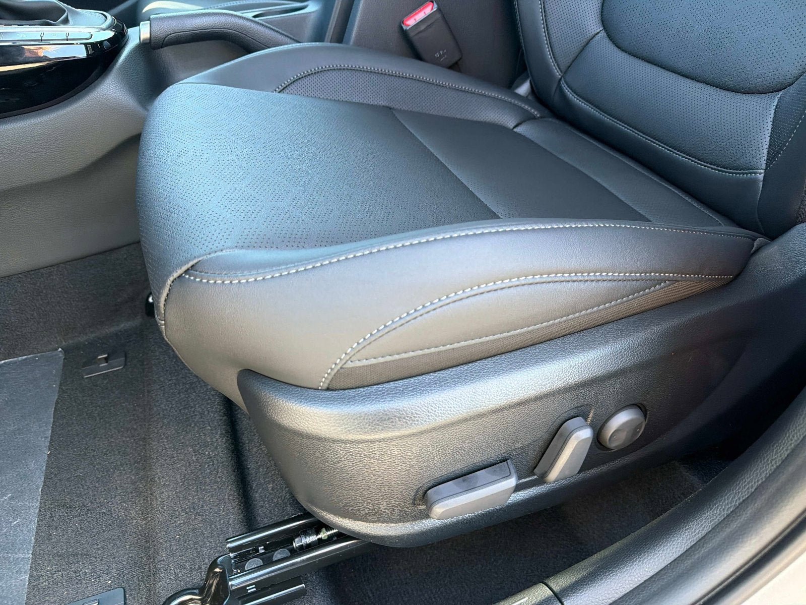 New 2026 Kia Seltos EX FWD image 16