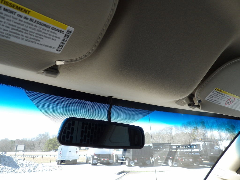 Used 2022 Chevrolet Express 3500 w/ Driver Convenience Package image 23