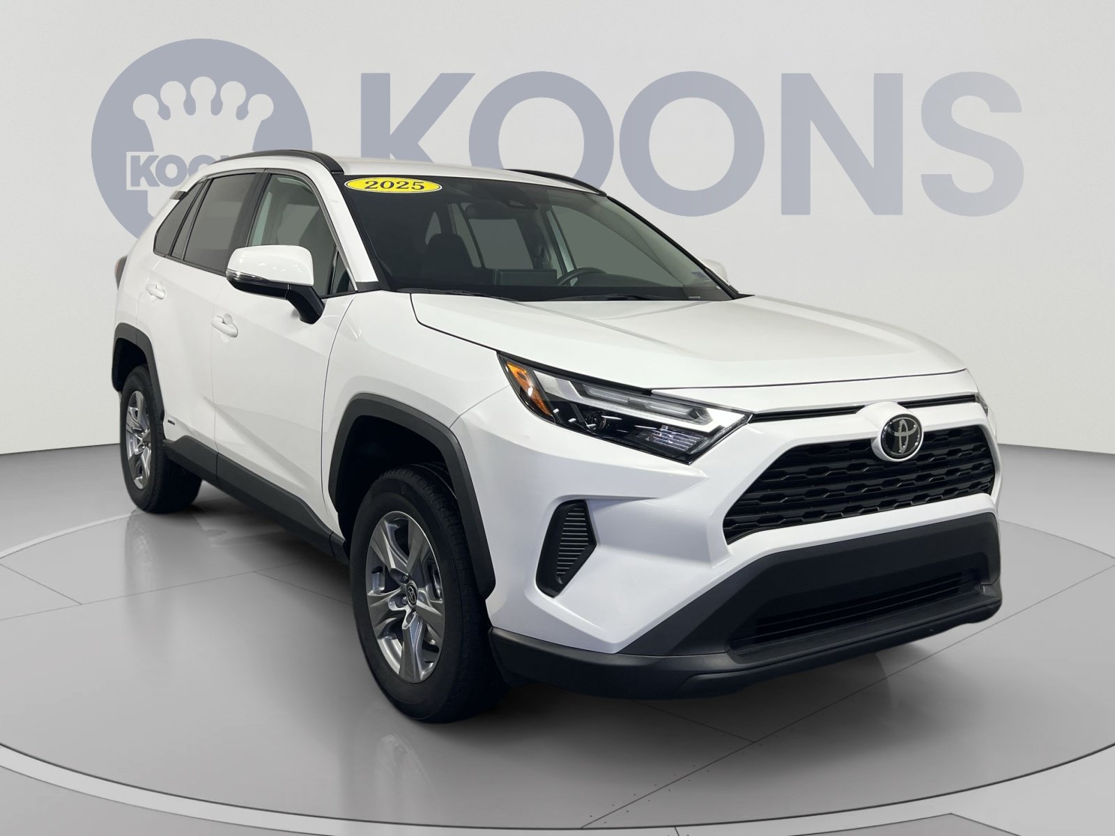 Used 2025 Toyota RAV4 XLE AWD/4WD image 10