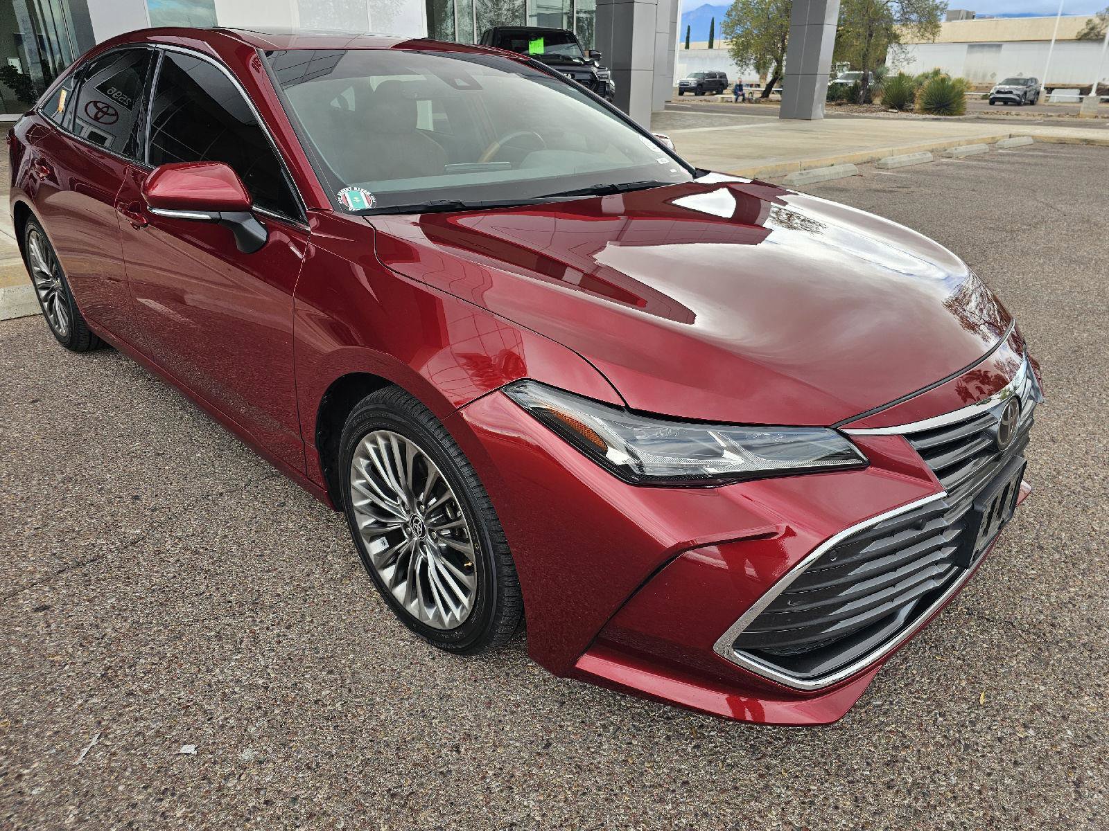 Used 2022 Toyota Avalon Limited image 7