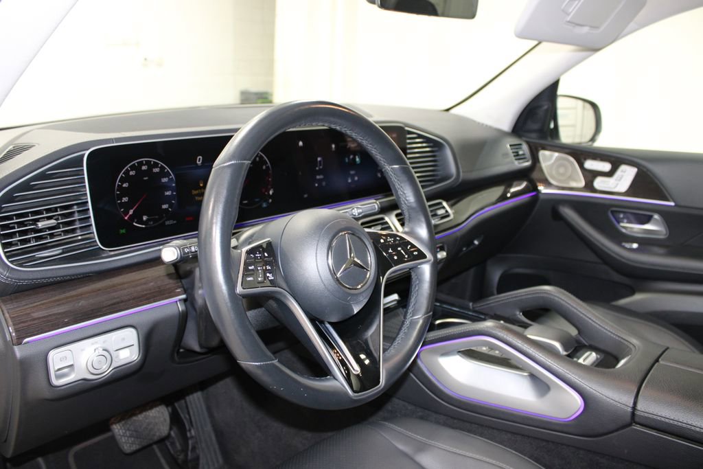 Used 2024 Mercedes-Benz GLS 450 4MATIC image 17