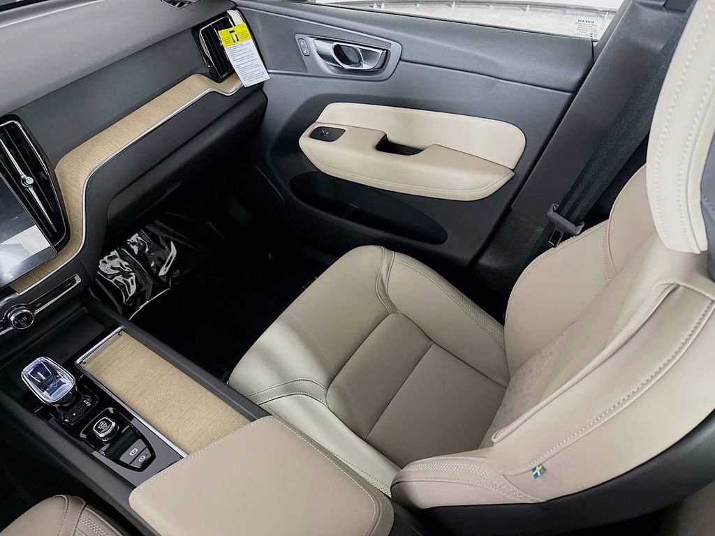New 2026 Volvo XC60 B5 Core image 24
