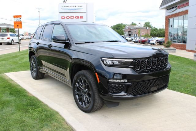 Used 2025 Jeep Grand Cherokee Summit w/ Obsidian Package AWD/4WD image 3
