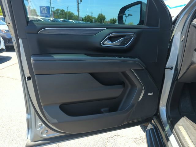 Used 2024 GMC Yukon XL SLT w/ SLT Luxury Package AWD/4WD image 17