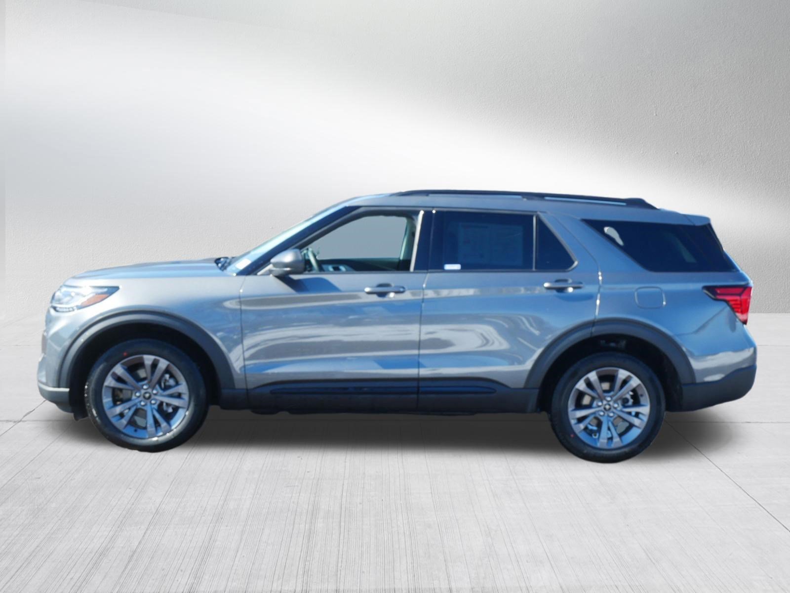 Used 2026 Ford Explorer Active w/ Active Comfort Package image 4