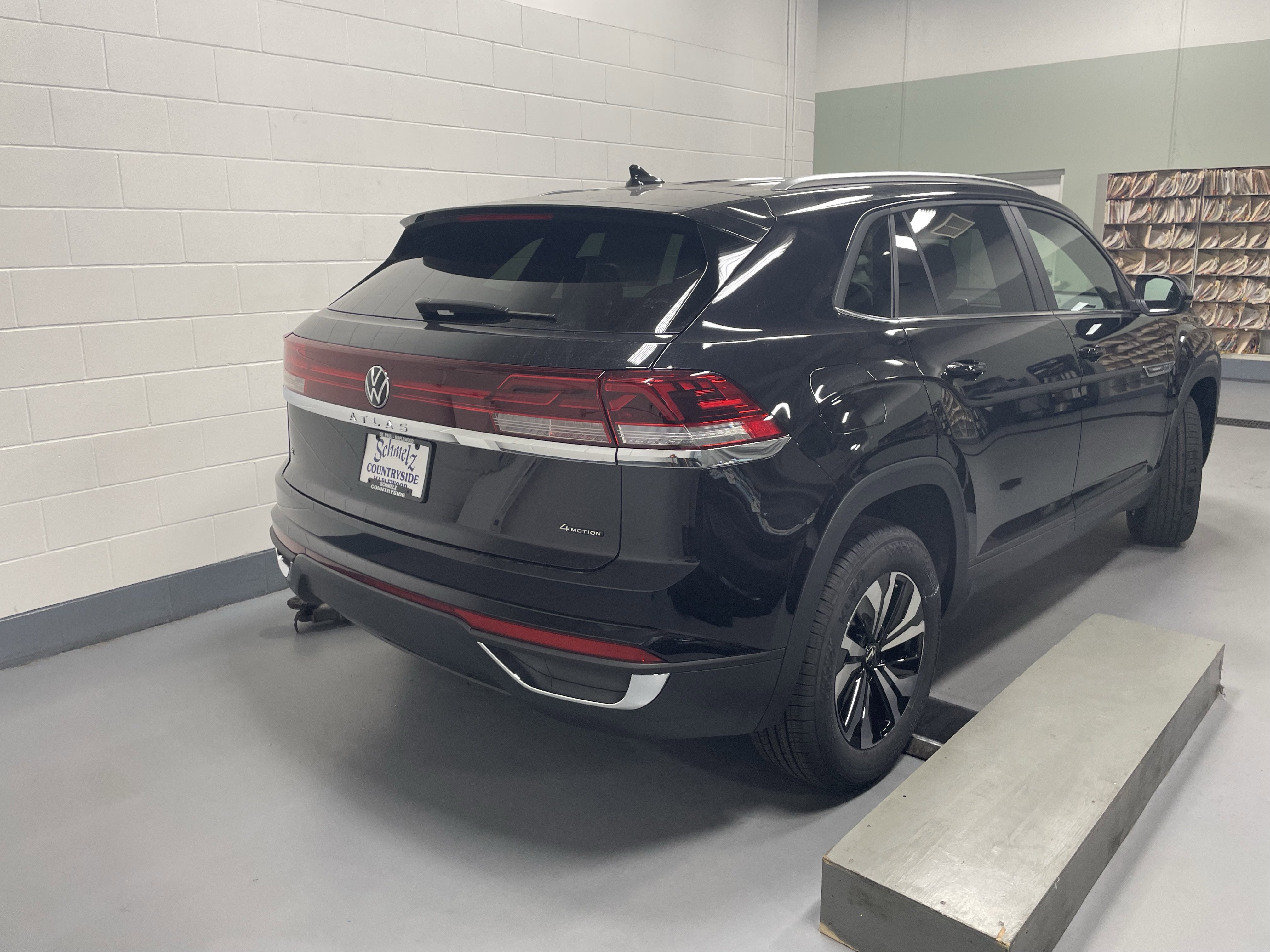 New 2026 Volkswagen Atlas Cross Sport SE AWD/4WD image 2