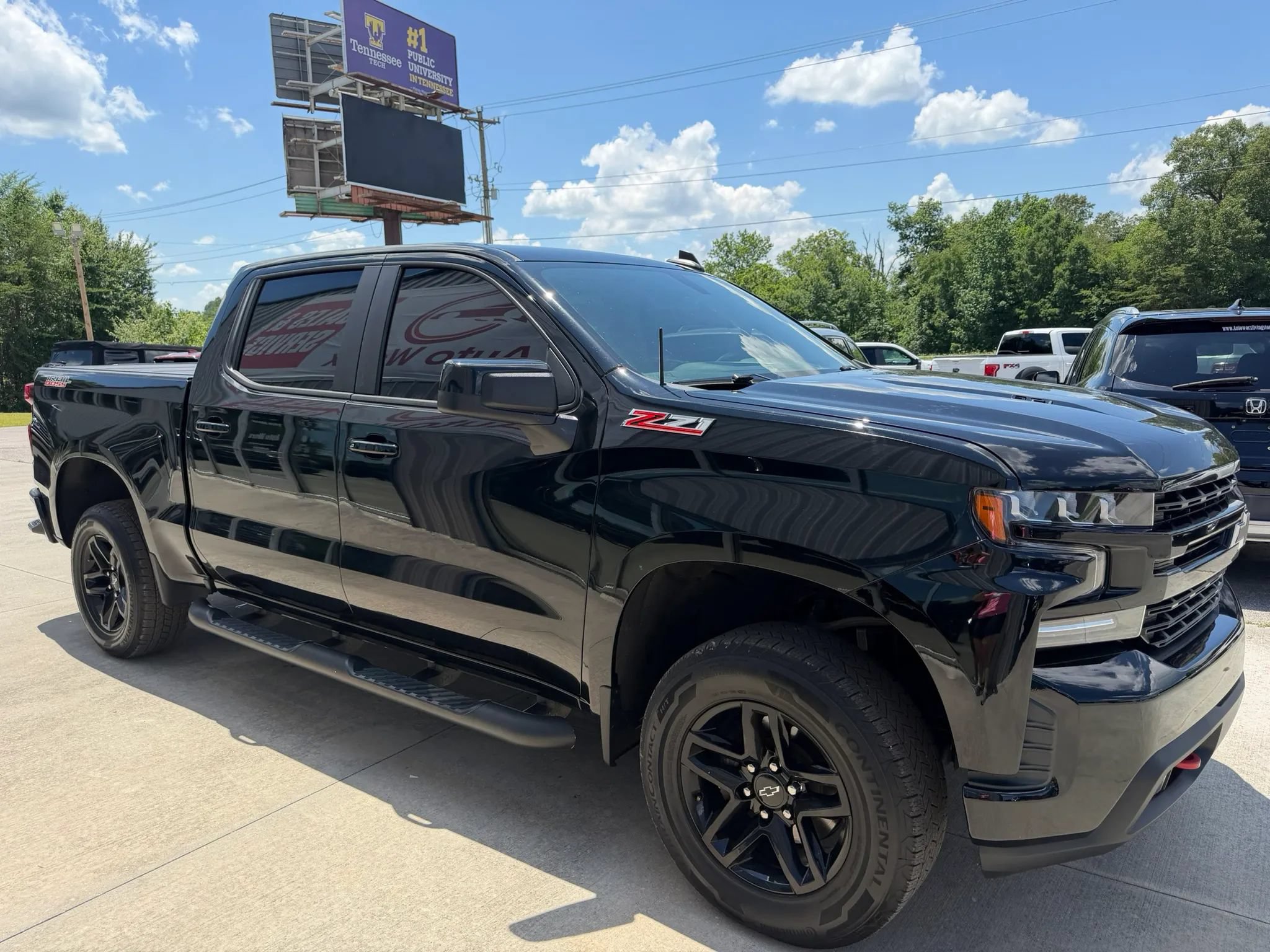 Used 2020 Chevrolet Silverado 1500 LT Trail Boss w/ Midnight Edition AWD/4WD image 37