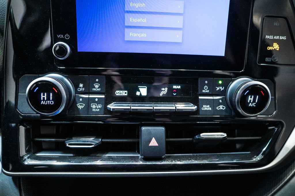 Used 2024 Toyota Highlander LE image 21