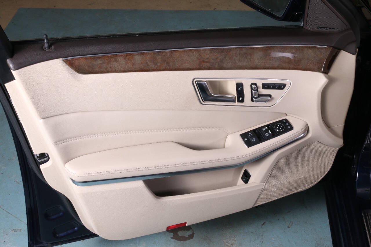 Used 2016 Mercedes-Benz E 350 Sedan image 34