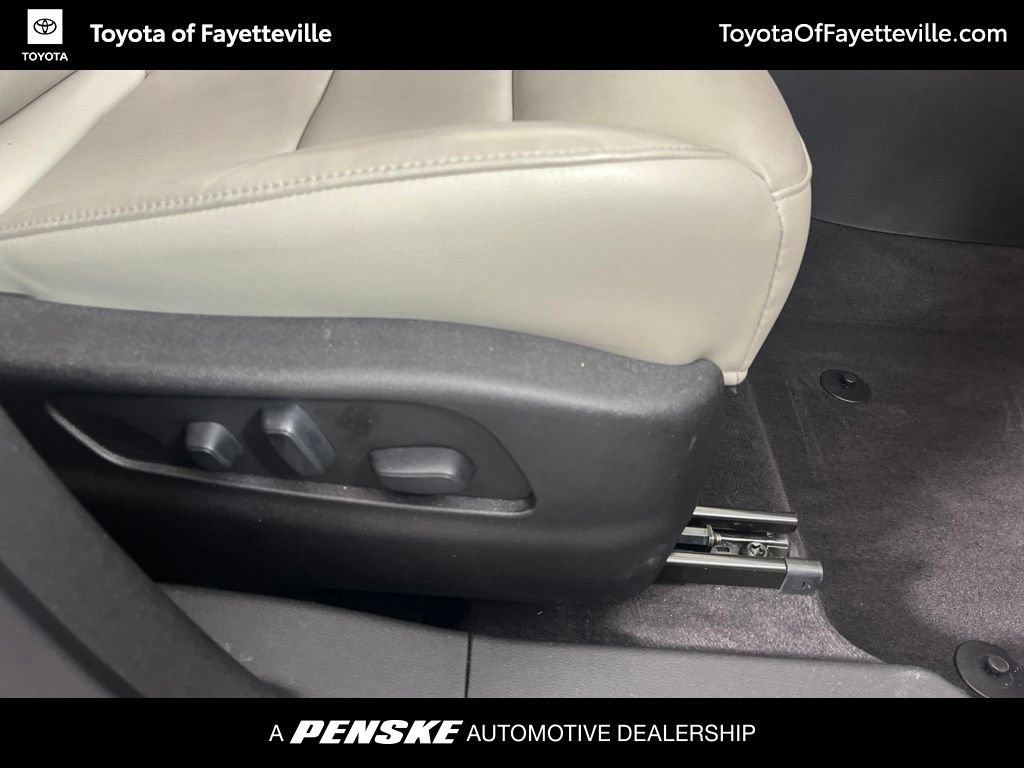 Used 2019 Cadillac XT4 Premium Luxury w/ Driver Awareness Package FWD image 11