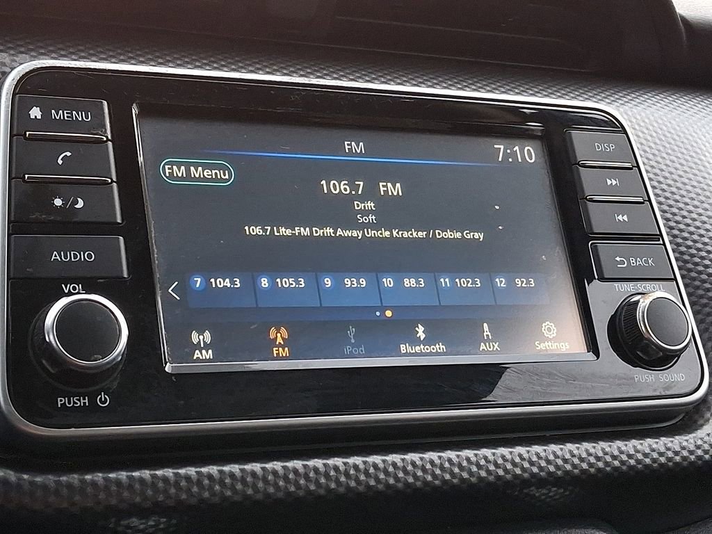 Used 2020 Nissan Kicks S image 12