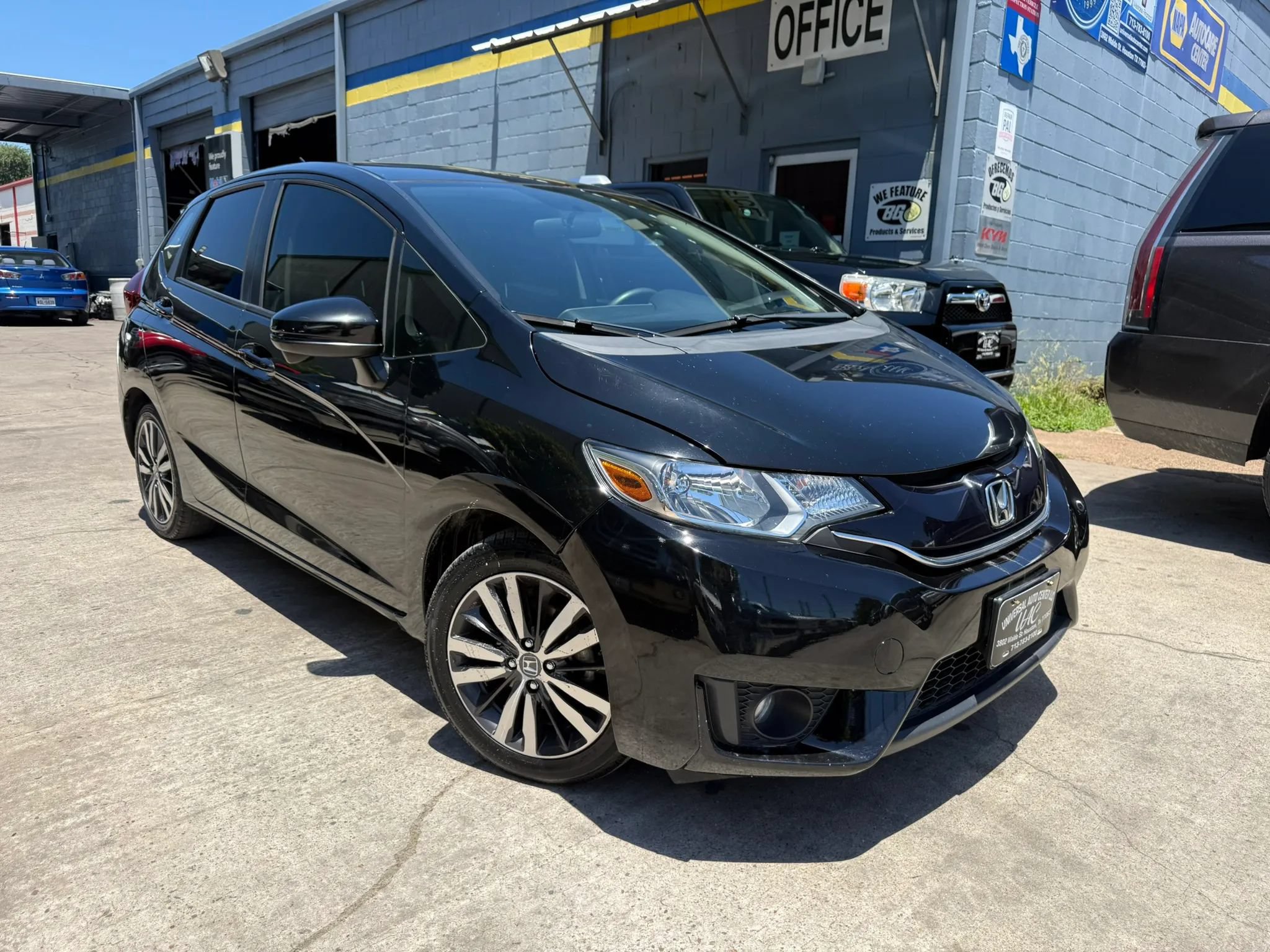 Used 2017 Honda Fit EX image 1