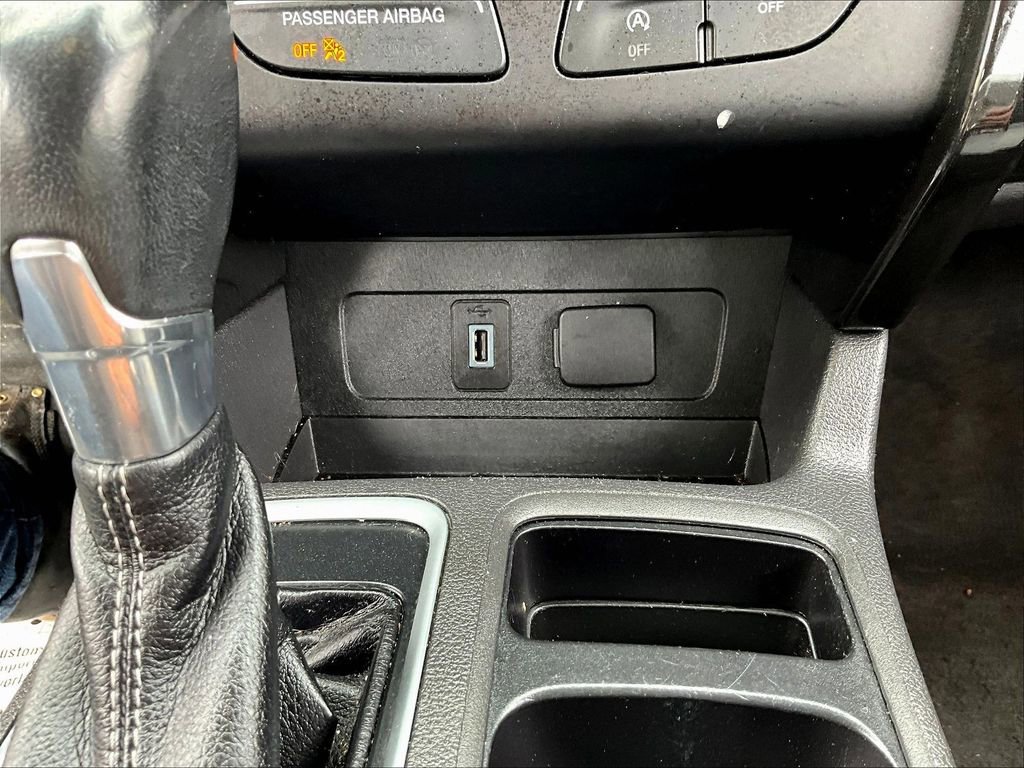 Used 2018 Ford Escape SE w/ SE Sport Appearance Package image 29