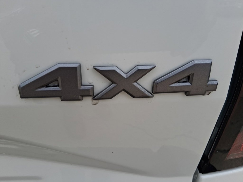 New 2026 Nissan Frontier S image 6