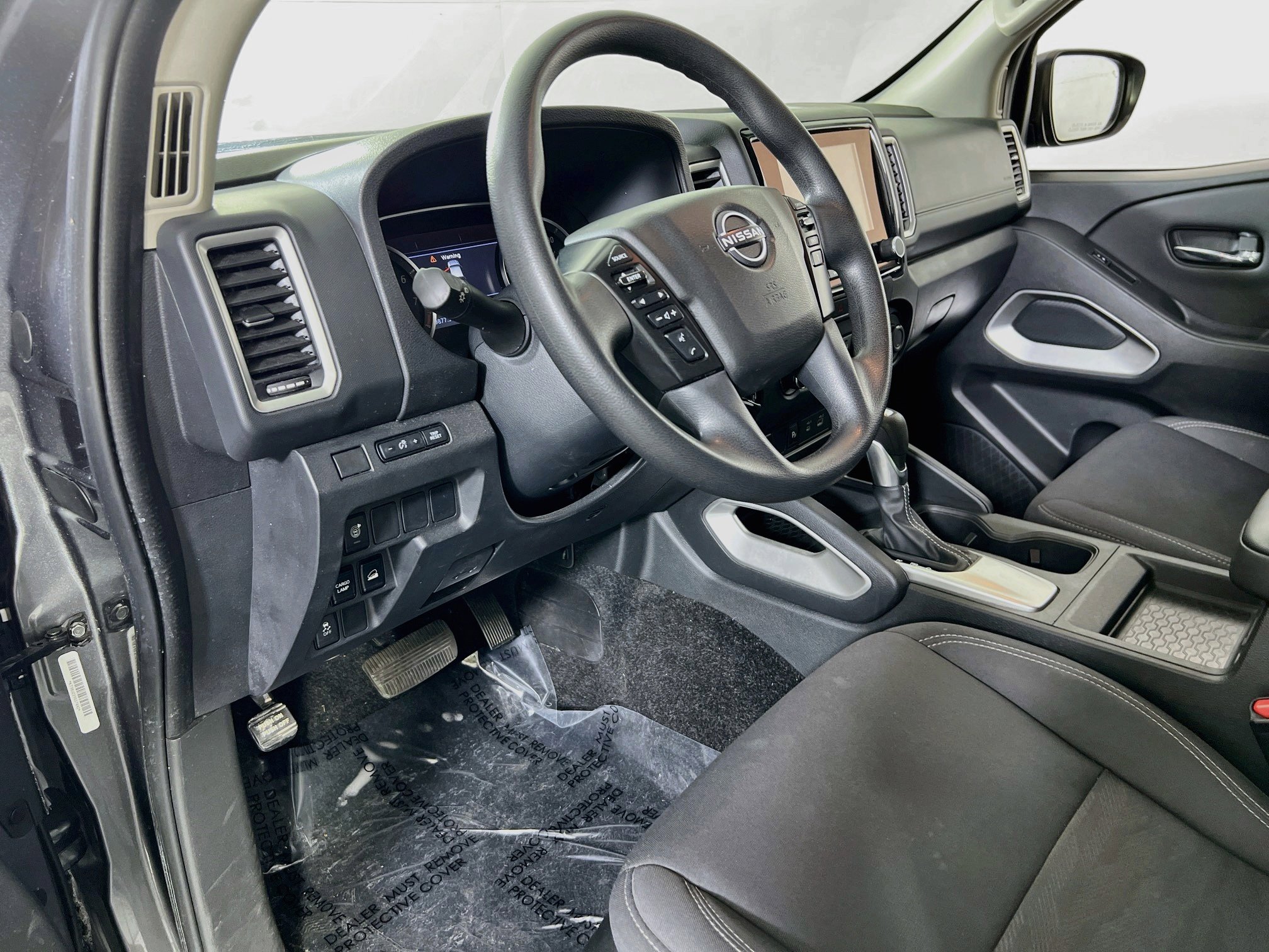 Used 2023 Nissan Frontier SV w/ Technology Package AWD/4WD image 9