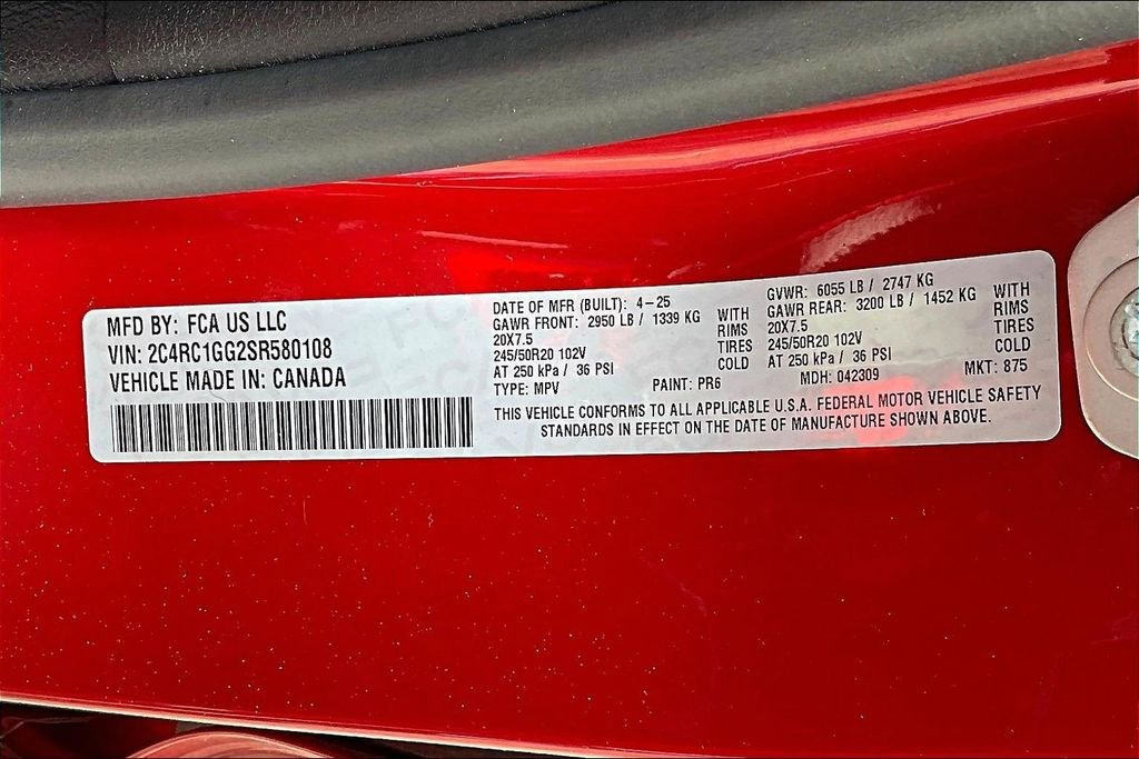 Used 2025 Chrysler Pacifica Limited image 21