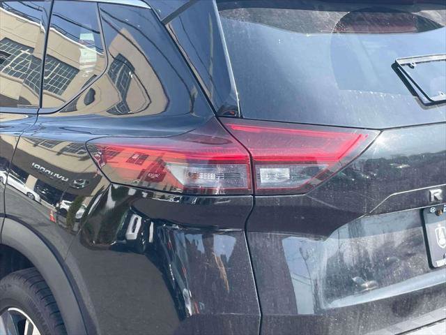 Used 2023 Nissan Rogue Platinum w/ Platinum Premium Package image 9