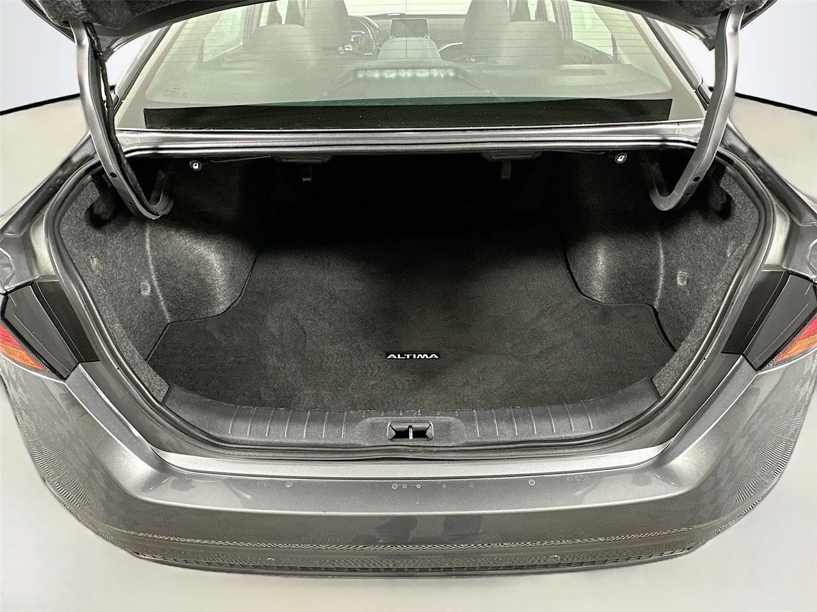Used 2024 Nissan Altima 2.5 SV image 24