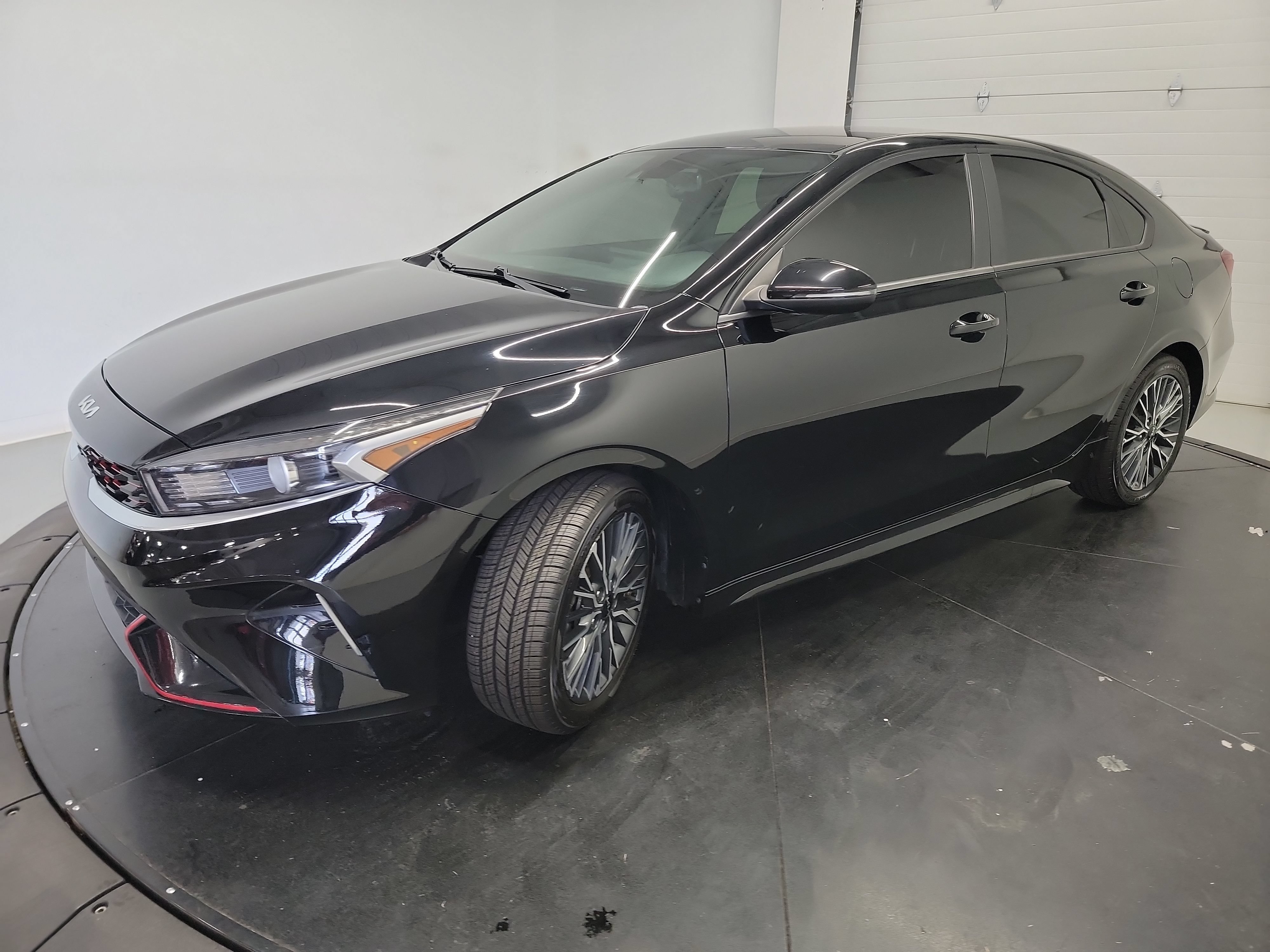 Used 2023 Kia Forte GT-Line w/ GT-Line Technology Package FWD image 3