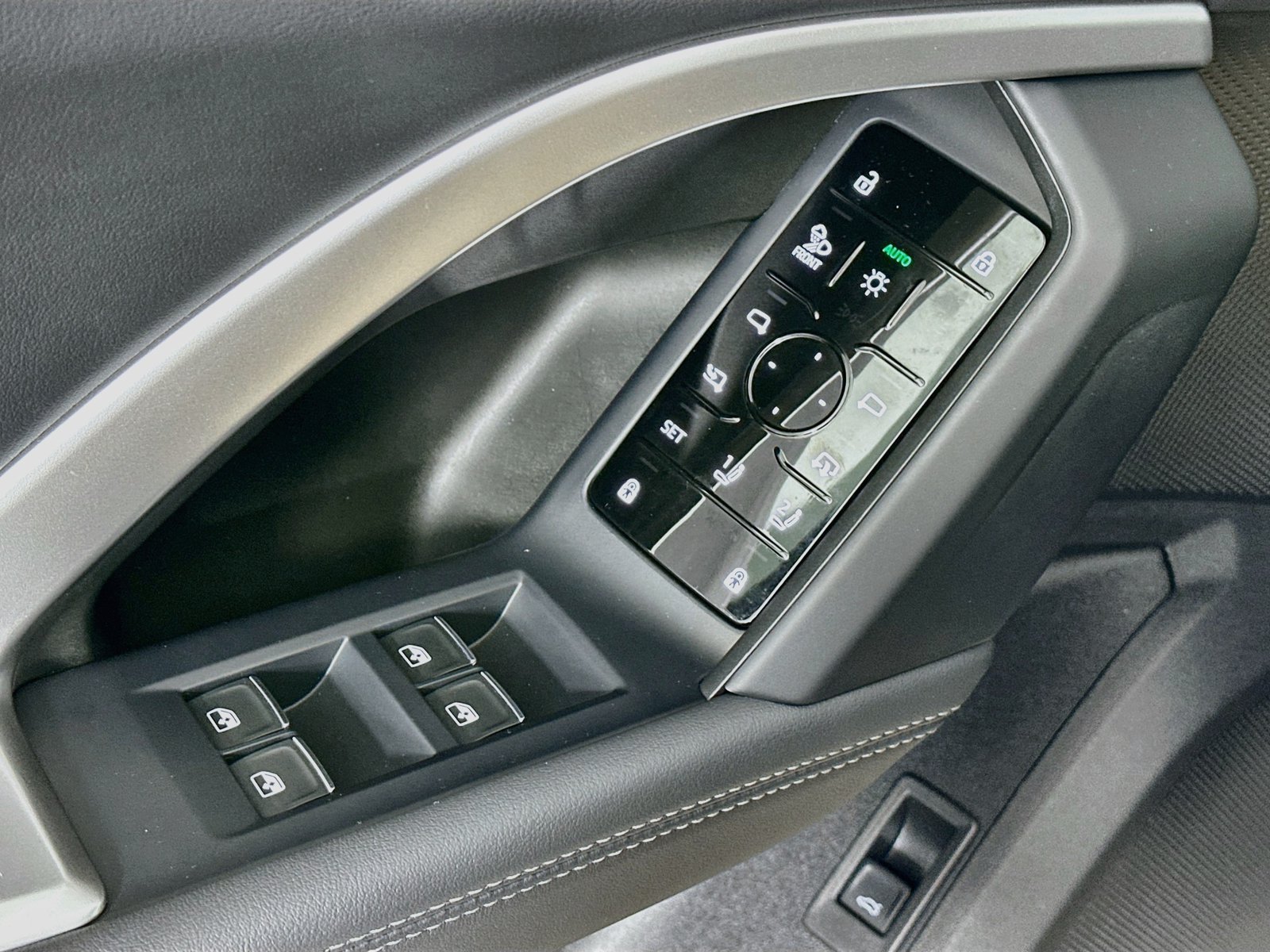 Certified 2025 Audi Q5 Premium AWD/4WD image 17