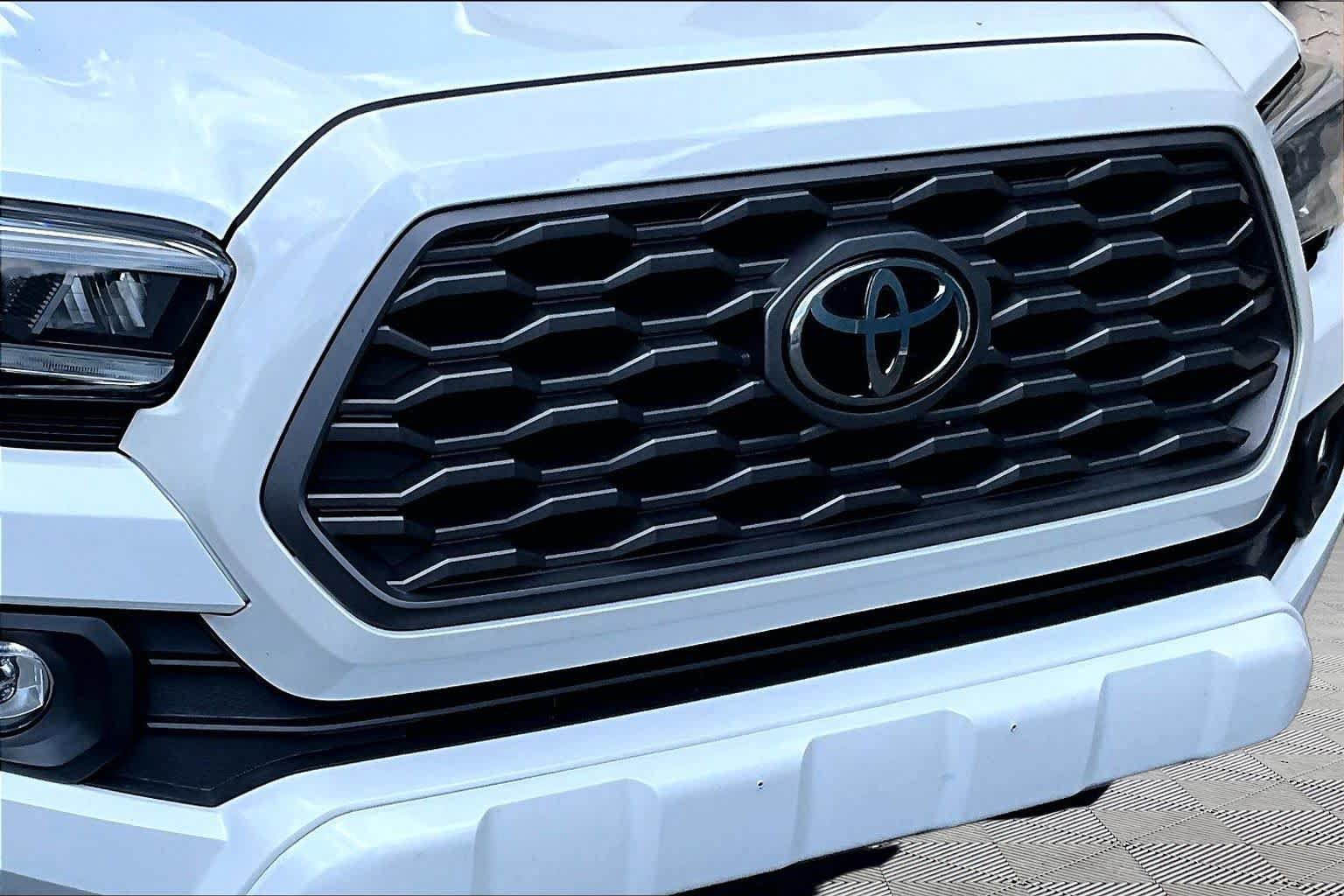 Certified 2021 Toyota Tacoma TRD Sport w/ TRD Premium Sport Package AWD/4WD image 30