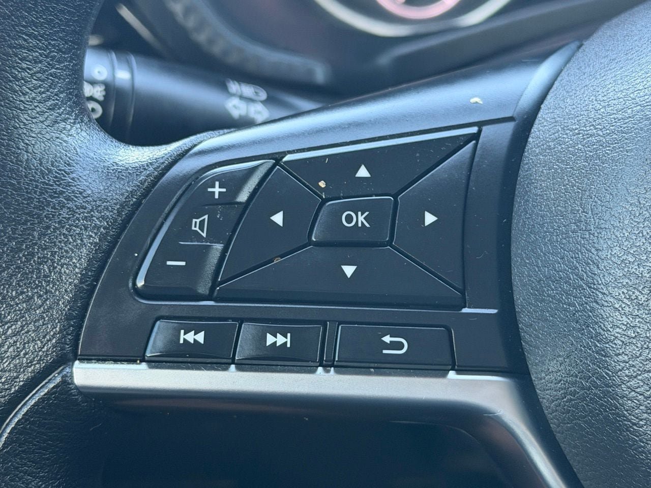 Certified 2024 Nissan Sentra SV FWD image 17