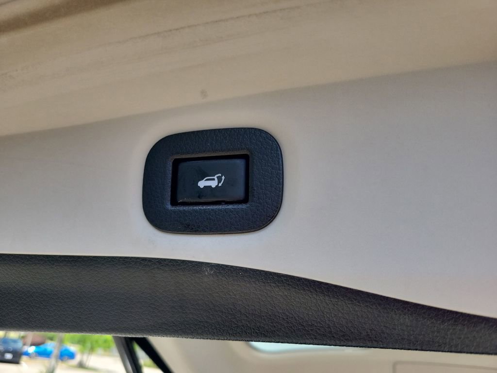 Used 2019 Nissan Rogue SV w/ Premium Package FWD image 36