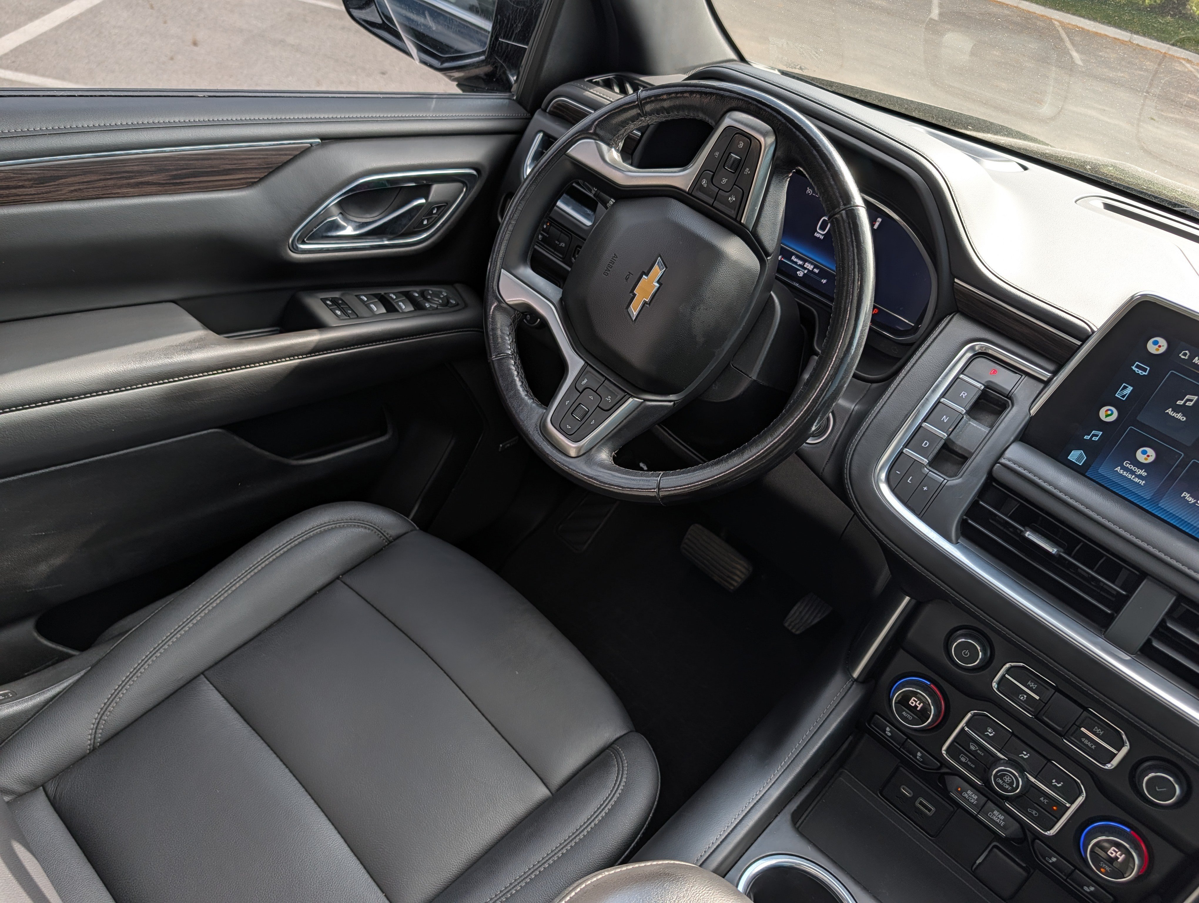 Used 2022 Chevrolet Tahoe LT w/ Luxury Package AWD/4WD image 12